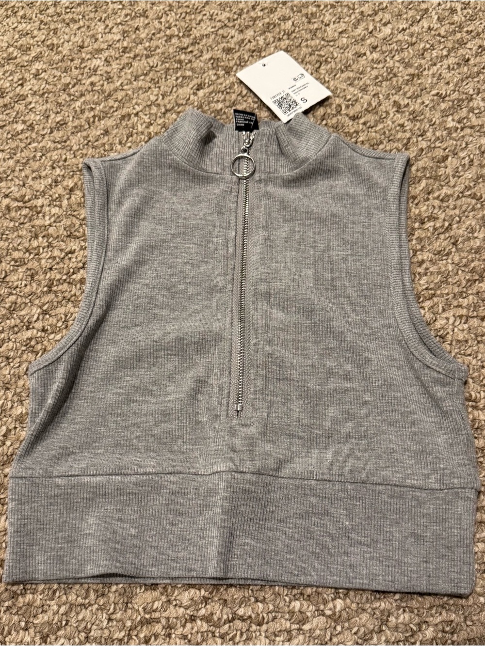 FOREVER 21 Sleeveless Gray Zip-Front Ribbed Crop Top NWT